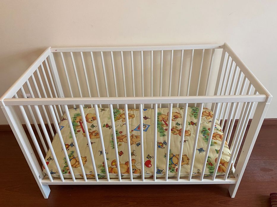 Бебешко креватче ИКЕА дърво + матрак