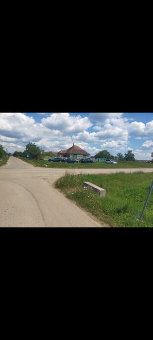 Vând teren intravilan