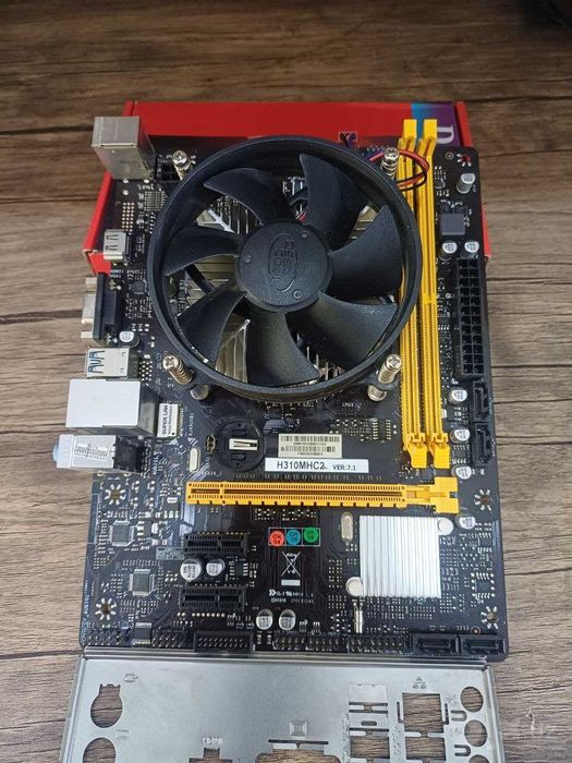 Материнская плата Biostar H310MHC2. Кулер в подарок.