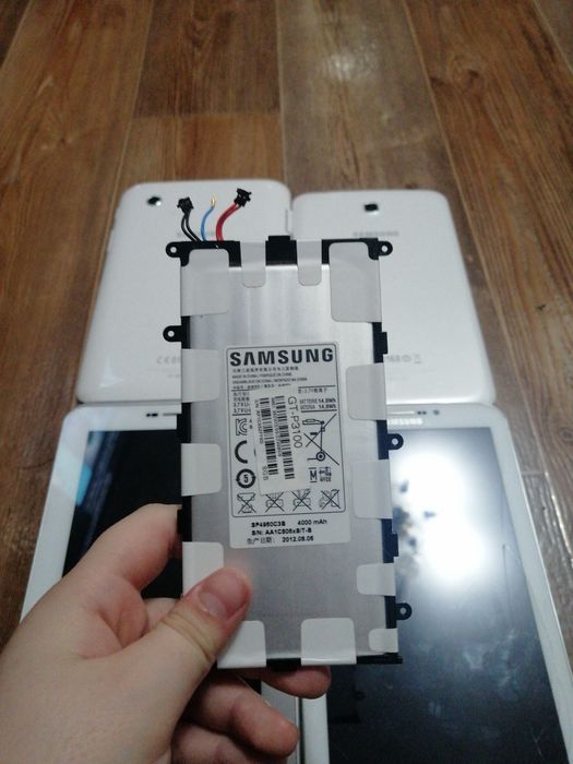 Продам планшеты не рабочие на запчасти