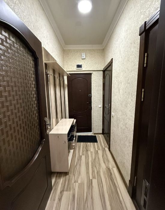 Samarqand darvoza 2 xonali kvartira bor