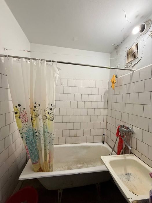 Продаётся Квартира!! Сергели-8, 2/3/9, 62м2+лифтовой перегородка.