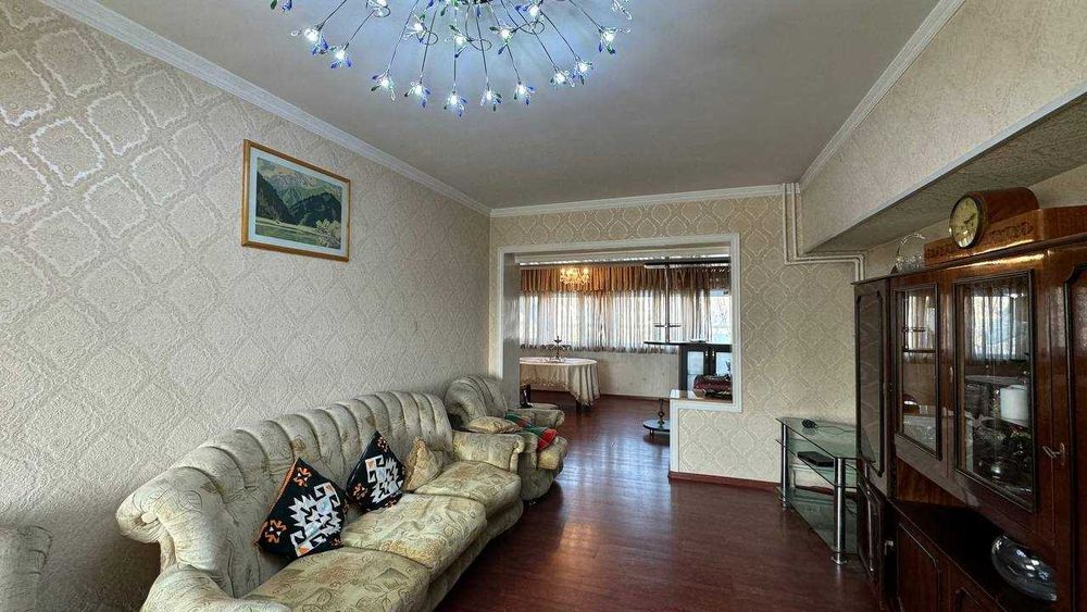 121м2, центр города, 5/5/9, бывший детский мир , 137.000 долл