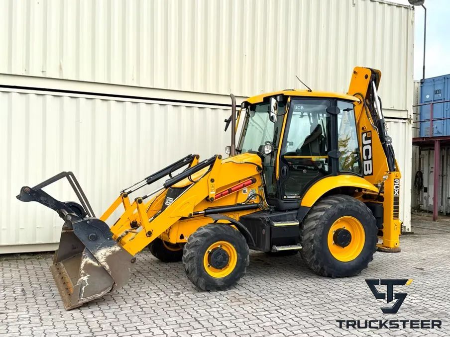 JCB 3CX Plus | Brat Telescopic | Vopsea Originala Avans leasing de la 30% : JCB 3CX Plus 110CP 8.6T 5.436h 2021