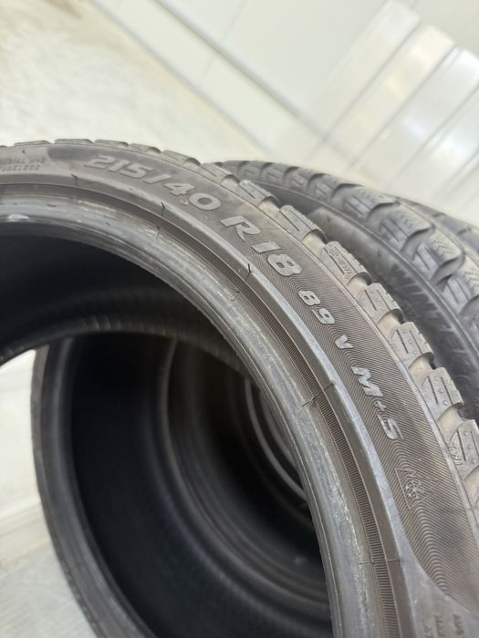 Anvelope de iarna 215/40 R18
