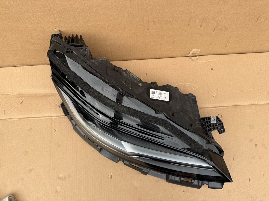 Фар Tesla Model 3 Highline - 2024