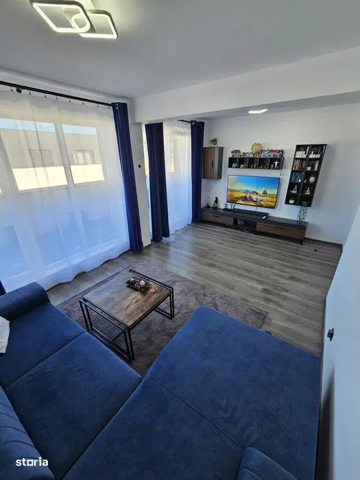 Apartament la cheie, decomandat, parcare, zona Terra — fotografia 1