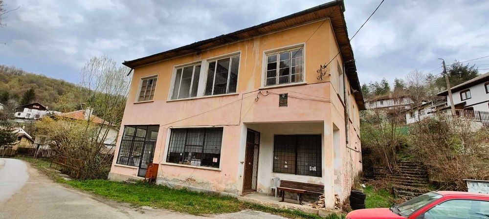 Продава се Къща в Плачковци - 438 кв.м за 87 €/кв.м - Снимка #1