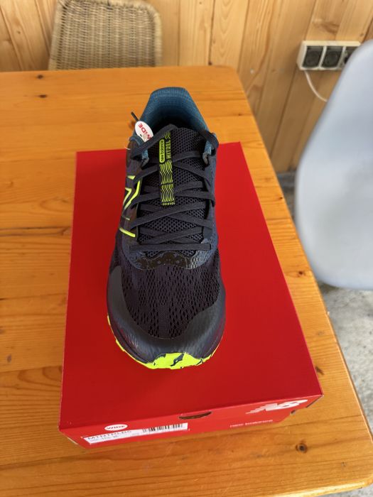 Adidasi NEW BALANCE marimea 45 si jumatate. Noi!