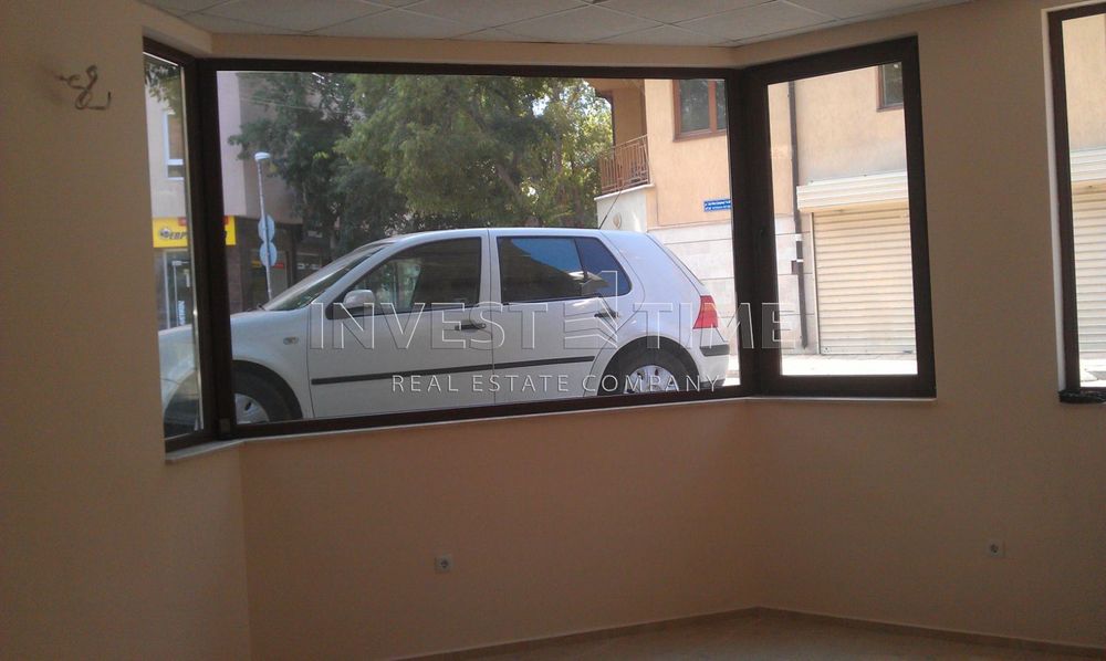 Продава се Магазин в Варна, Колхозен пазар - 90 кв.м за 576 €/кв.м - Снимка #2