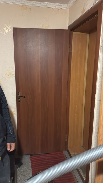 Продаются двери срочно