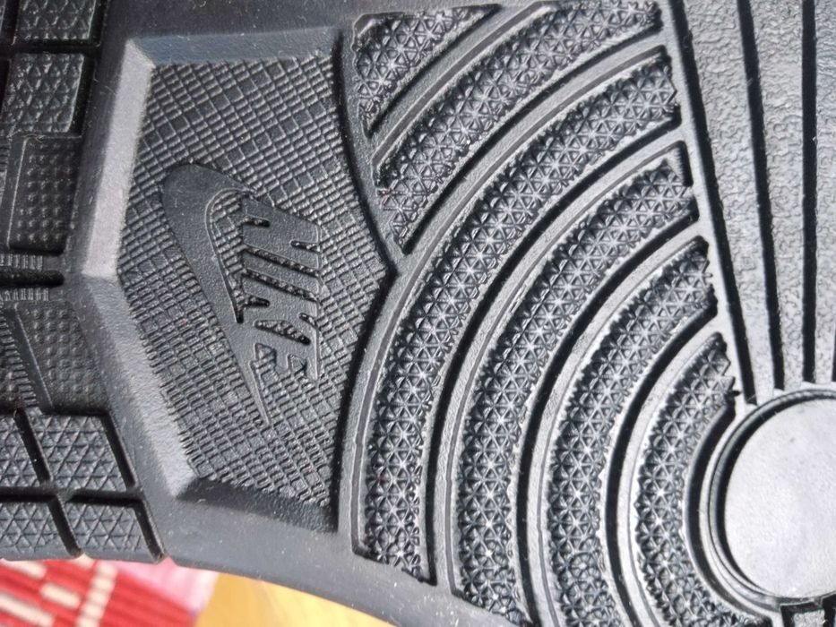 Adidasi noi- NIKE JORDAN 1