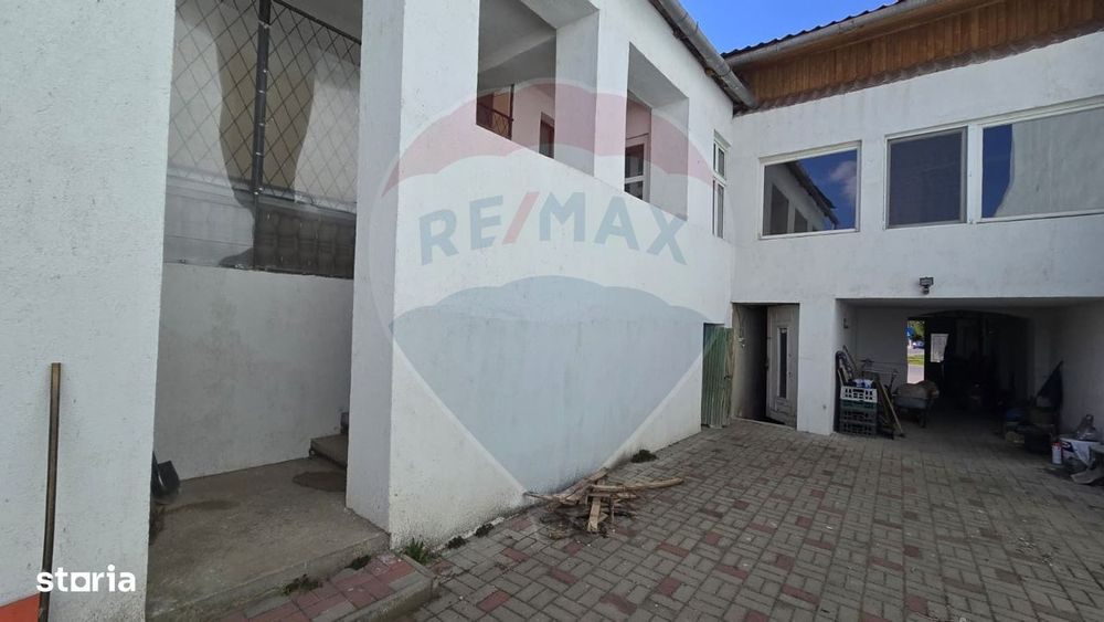 Casă / Vilă cu 5 camere de vânzare în zona Central