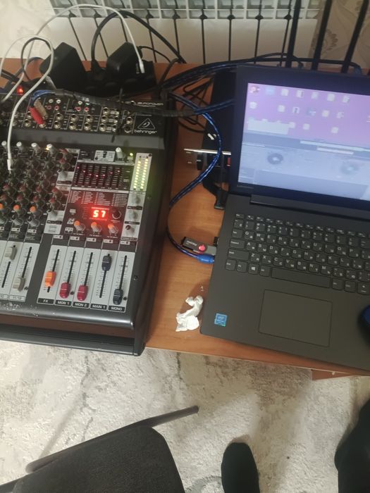 Музылкальный инструмент продам