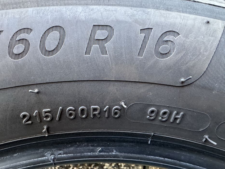 Автомобилни гуми 215 60 16 Mishelin