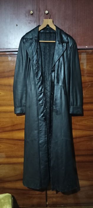 Продам женский плащ в хорошем состоянии чистая  кожа
