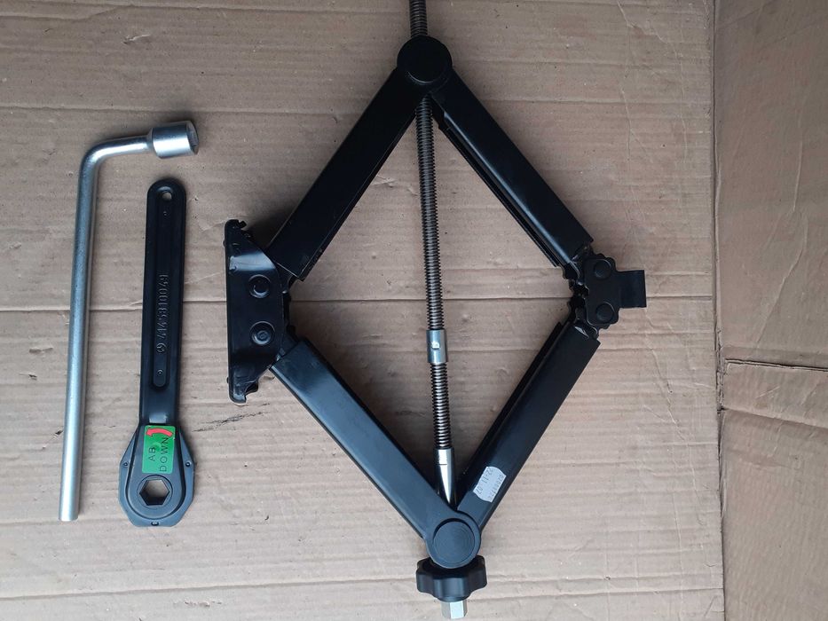 Cric,cheie de roti MERCEDES ML, GL, GLE, GLS, GLC, GLK, GLA