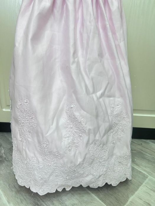 Продаю нарядное новогоднее платье на девочку