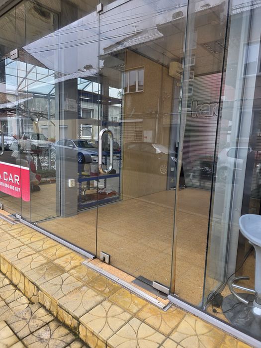 Дава се под наем Офис в Ловеч, Широк център - 11 кв.м за 149.43 € - Снимка #1