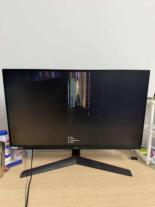 LG 27” 2K (2560x1440) 144Hz – ЗА ЧАСТИ / РЕМОНТ
