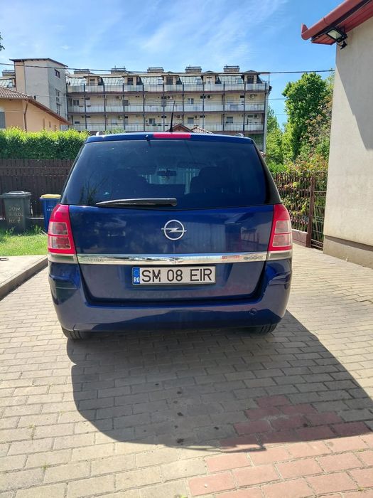 De vânzare Opel Zafira 1.7 cdti,anul fabricației 2010,stare buna ,unic proprietar  in Romania preț 2400 euro!