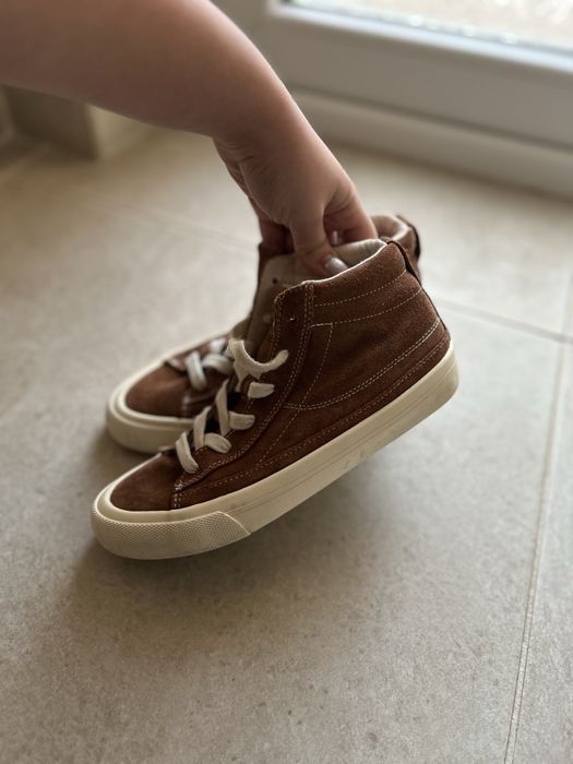 Кецове от естествен велур ZARA.