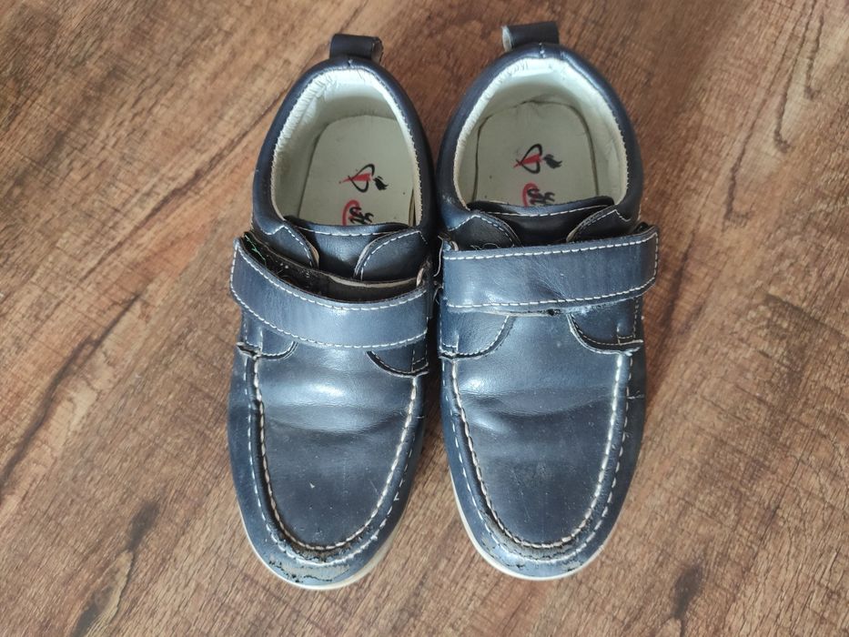 Отдам бесплатно детскую обувь