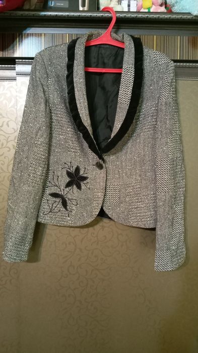 Kiyilgan xolati yaxshi baxorgi kastyumchik kelishtrib beraman