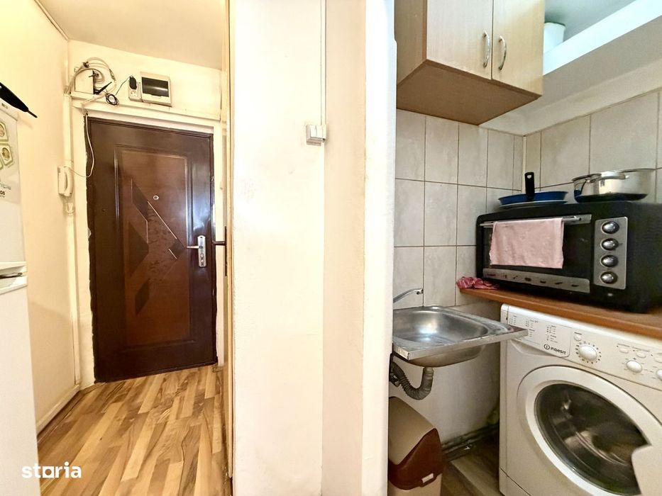 Garsoniera cu 14 mp utili, etaj 1, mobilata - Zona Elisabetin