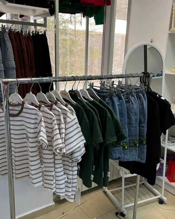 Стойка, вешалка, одежда