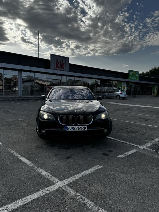 BMW Seria 7 2010 — imagine 2