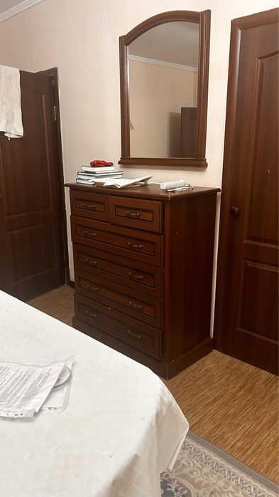 Комод с зеркалом