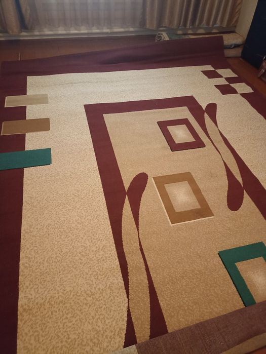 Продаются ковры 3/5 .  2 шт