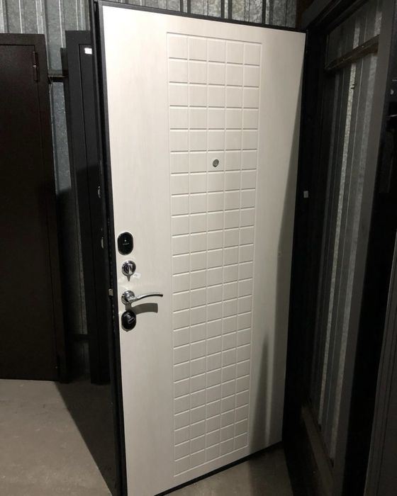 Входные двери/ Сыртқы есіктер