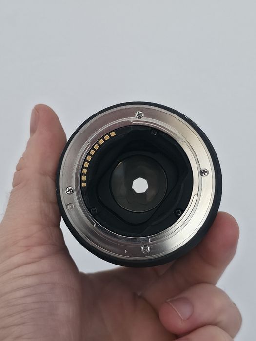 Vând obiectiv Sony 50mm F1.8 FE Mount , Negru