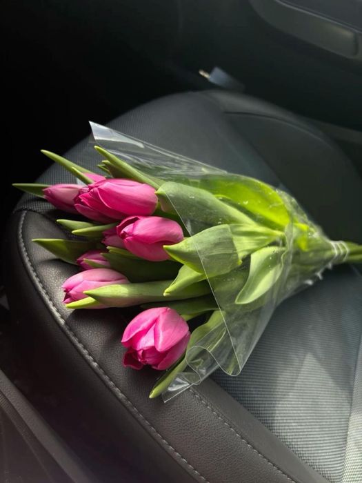 Тюльпаны 600тг. Цветы . Оформлени в подарок