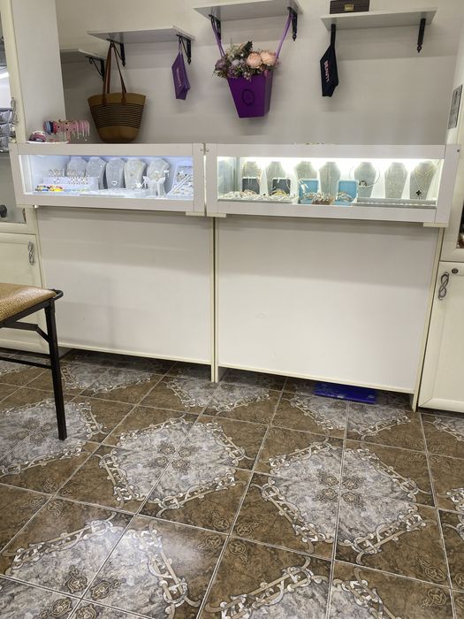 Продам витрины в хорошем состоянии