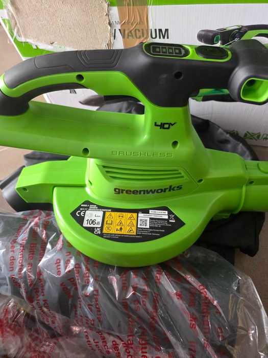 Aspirator/Suflantă de frunze Greenworks cu baterie de 40 V și motor fără perii, 370 km/h, 14,17 m³/min, sac de colectare de 45 L