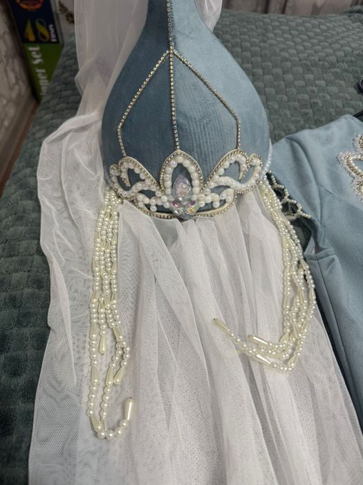 Женская одежда Платья