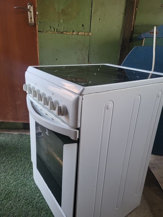 Продам электрическую плиту