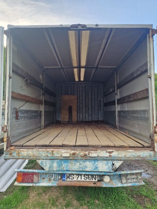Vând camioneta Iveco Daily