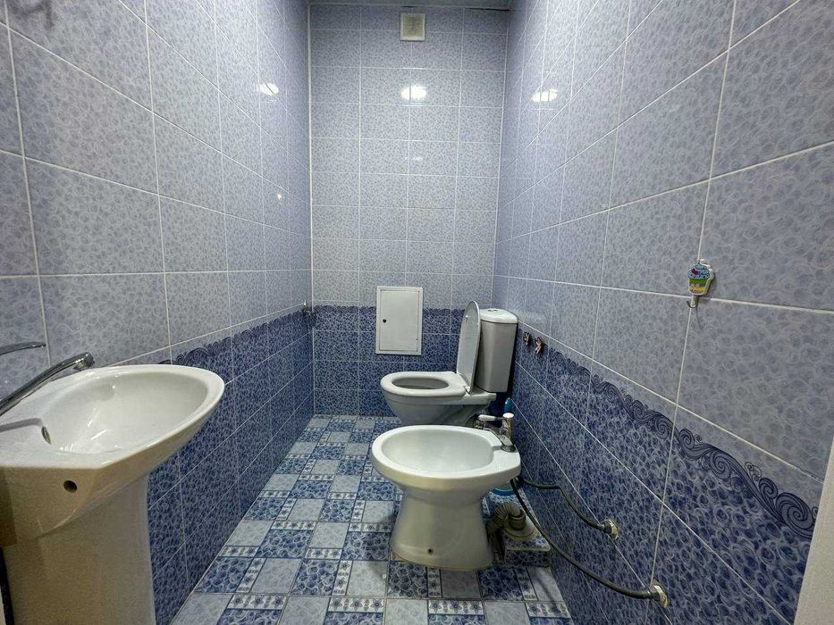 Малика бозор оркасида навастройка 2 хона зудлик билан сотилади