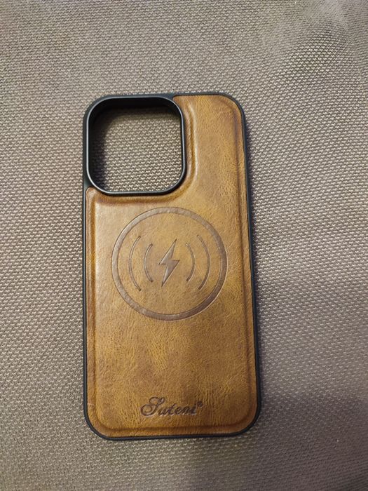 Продам магнитный чехол на iPhone 14 Pro