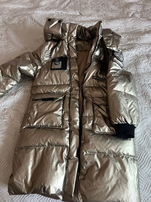 Продам пальто для девочки