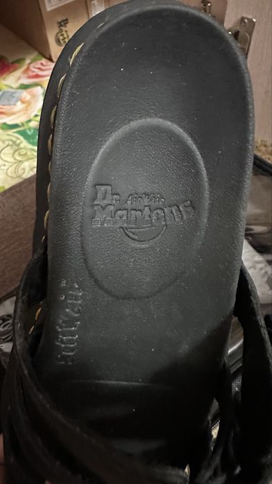 Летние сандали от Dr. Martens
