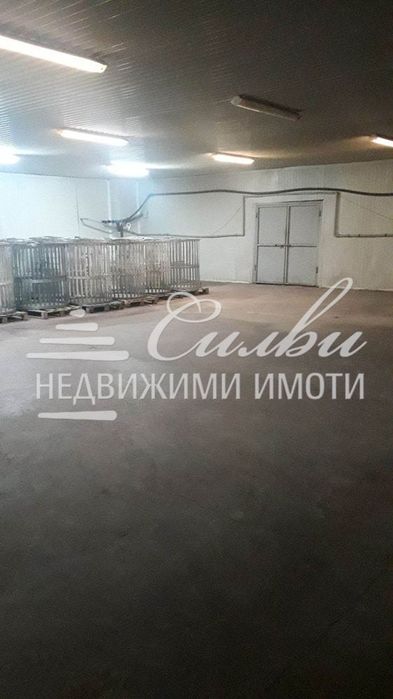Дава се под наем Промишлена сграда в Шумен, Център - 3000 кв.м за 5100 € - Снимка #3