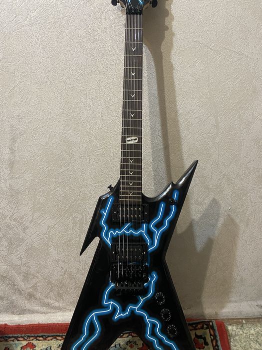 Продам гитару dean rezorback