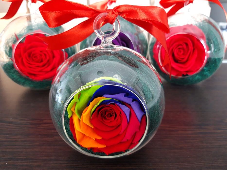 Trandafir criogenat in glob de sticla de 10 cm diametru