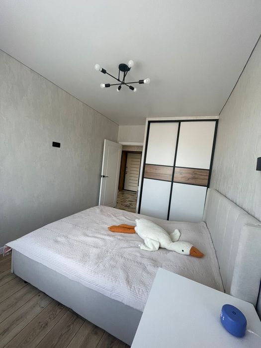 Продам 3к евро ЖК Кристал 4/5