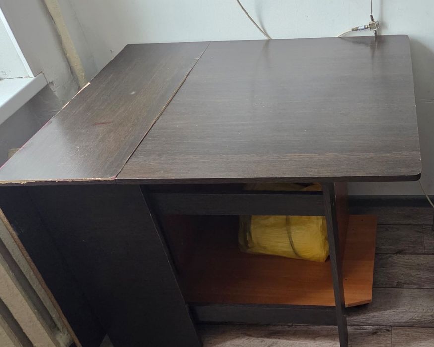 Продам стол б/у